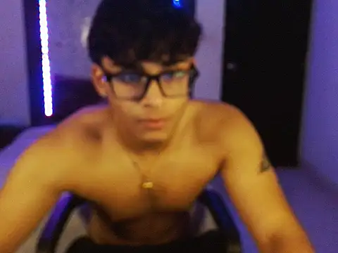 Snapshot of Mr_yisuzz chatting on May 26, 2026, 11:06 am Mr yisuzz online show from May 26, 2026, 11:06 am