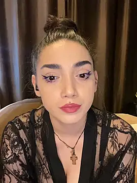 DaisyDoll4You online show from May 25, 2026, 9:43 pm