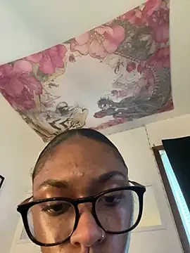 LolaLooney online show from June 11, 2026, 4:16 pm