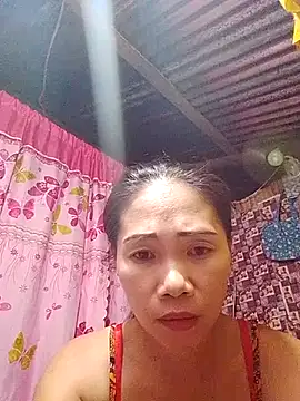 Snapshot of hotmom_lyn chatting on May 26, 2026, 2:35 pm hotmom lyn online show from May 26, 2026, 2:35 pm