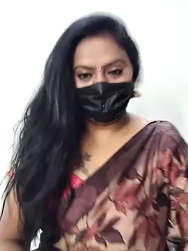 Snapshot of Meera_mia chatting on June 23, 2026, 7:39 am Meera mia online show from June 23, 2026, 7:39 am