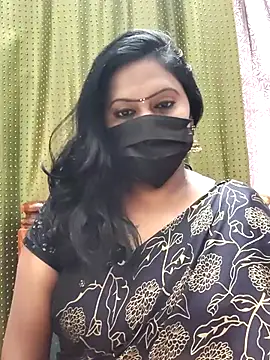 Snapshot of Meera_mia chatting on June 28, 2026, 7:47 am Meera mia online show from June 28, 2026, 7:47 am
