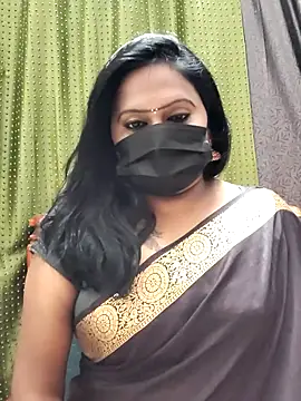 Snapshot of Meera_mia chatting on July 5, 2026, 6:48 pm Meera mia online show from July 5, 2026, 6:48 pm