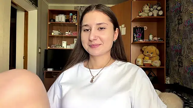 HoneyKittyk online show from June 10, 2026, 9:08 am