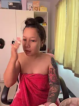 Snapshot of LINDA_HD chatting on July 14, 2026, 5:34 am LINDA HD online show from July 14, 2026, 5:34 am