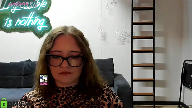 Snapshot of JuliNy_x chatting on May 26, 2026, 4:14 pm JuliNy x online show from May 26, 2026, 4:14 pm