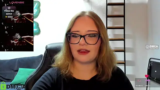 Snapshot of JuliNy_x chatting on June 3, 2026, 1:14 pm JuliNy x online show from June 3, 2026, 1:14 pm