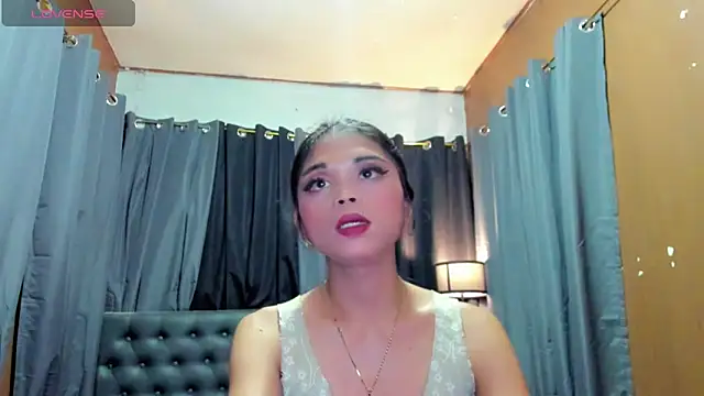 Snapshot of Valentina_lust chatting on June 15, 2026, 2:58 am Valentina lust online show from June 15, 2026, 2:58 am
