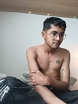 xanderlover online show from May 25, 2026, 5:41 pm
