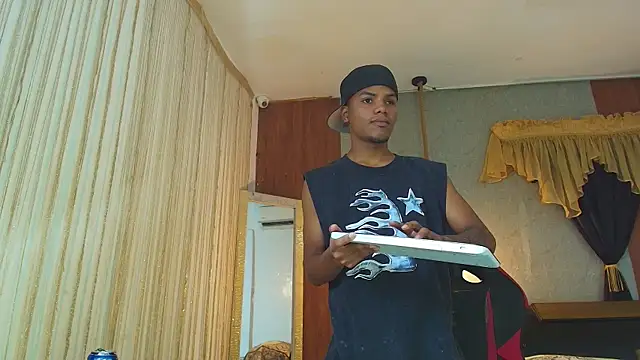 Snapshot of artur_collins_ chatting on June 14, 2026, 2:24 am artur collins online show from June 14, 2026, 2:24 am