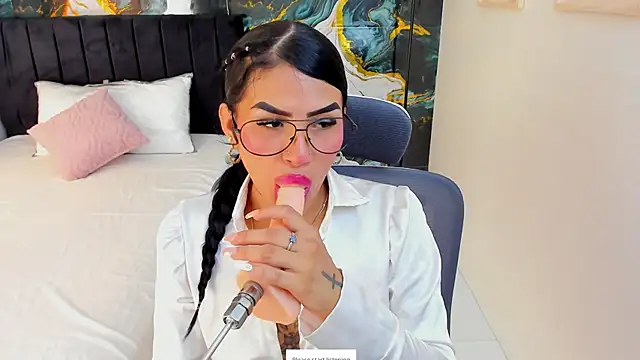 Alanna Wild online show from June 22, 2026, 7:11 pm