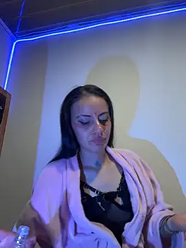 Zafira luxx online show from May 30, 2026, 7:05 am
