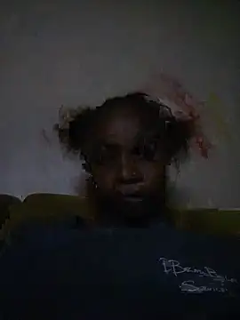 Snapshot of BeltedIllusion chatting on May 27, 2026, 8:06 pm BeltedIllusion online show from May 27, 2026, 8:06 pm