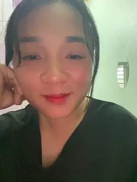 Snapshot of Luna-mi chatting on May 30, 2026, 12:46 pm Luna-mi online show from May 30, 2026, 12:46 pm