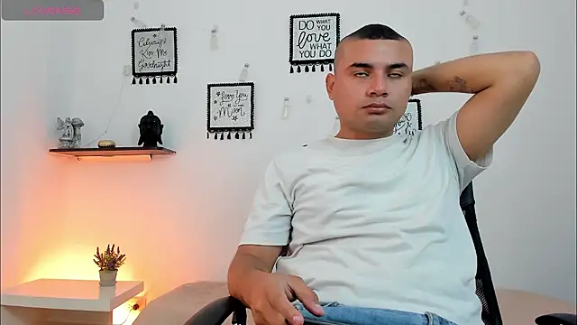 Snapshot of DamianBlazze chatting on May 27, 2026, 1:08 pm DamianBlazze online show from May 27, 2026, 1:08 pm