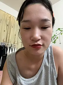 Snapshot of yi01 chatting on June 2, 2026, 5:48 pm yi01 online show from June 2, 2026, 5:48 pm