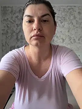 Snapshot of evaxxxcurvyxxx chatting on July 21, 2026, 6:16 am evaxxxcurvyxxx online show from July 21, 2026, 6:16 am