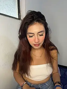 Snapshot of velariasoft_ chatting on May 27, 2026, 4:15 pm velariasoft online show from May 27, 2026, 4:15 pm