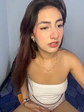 Snapshot of velariasoft_ chatting on June 2, 2026, 4:42 pm velariasoft online show from June 2, 2026, 4:42 pm
