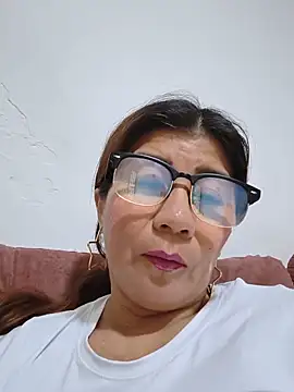 Snapshot of fire_mommy chatting on June 17, 2026, 9:05 pm fire mommy online show from June 17, 2026, 9:05 pm