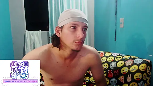 Snapshot of MrKingsaintx chatting on July 1, 2026, 1:40 am MrKingsaintx online show from July 1, 2026, 1:40 am