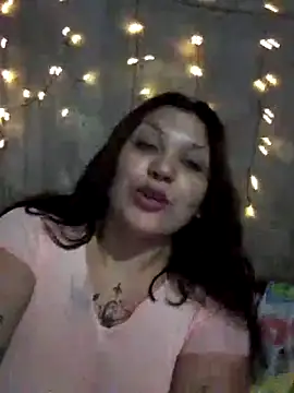 juliial online show from May 28, 2026, 8:28 pm