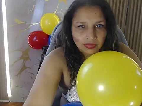 Danna Sg online show from June 18, 2026, 4:46 am