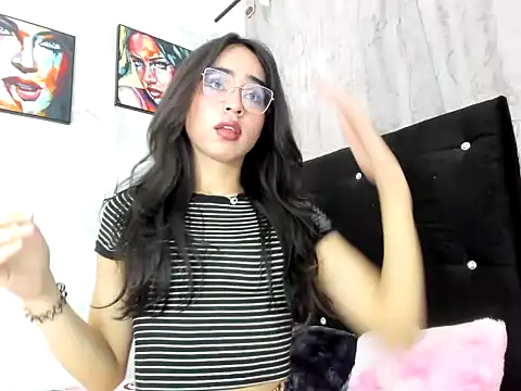 Snapshot of katalina_latin20 chatting on June 1, 2026, 11:45 am katalina latin20 online show from June 1, 2026, 11:45 am