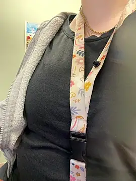 alyssabbygirll online show from June 12, 2026, 2:49 pm