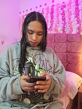 Snapshot of Evangeline_Salas chatting on June 22, 2026, 12:46 pm Evangeline Salas online show from June 22, 2026, 12:46 pm