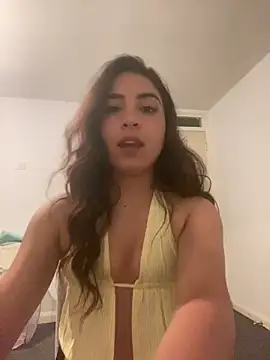 Snapshot of naomiiii55 chatting on May 27, 2026, 9:45 pm naomiiii55 online show from May 27, 2026, 9:45 pm