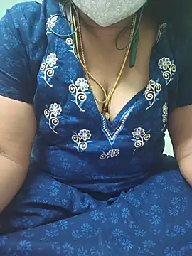 Tamil-kaviya98 online show from June 18, 2026, 8:58 am