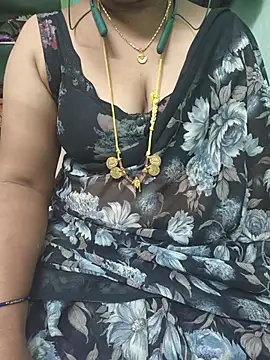 Tamil-kaviya98 online show from July 6, 2026, 8:44 am