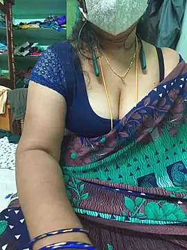 Tamil-kaviya98 online show from August 5, 2026, 10:01 pm