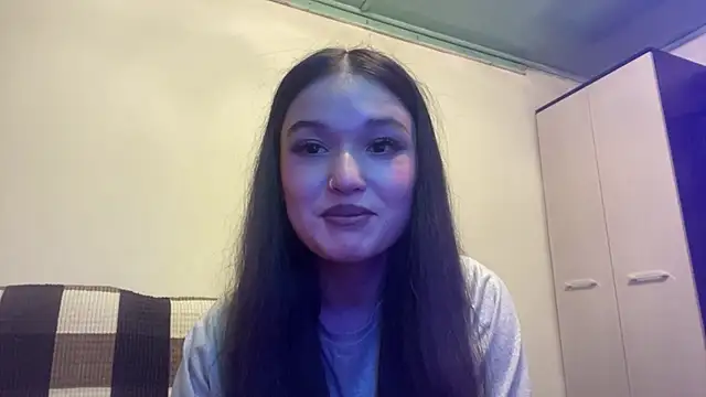 LisetteParajon online show from May 27, 2026, 4:15 pm