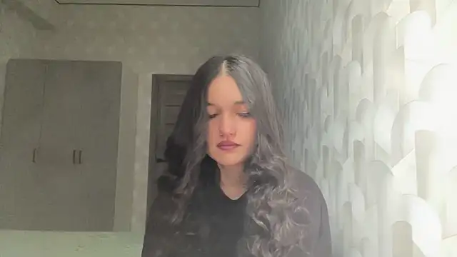 Snapshot of LisetteParajon chatting on June 20, 2026, 5:10 am LisetteParajon online show from June 20, 2026, 5:10 am