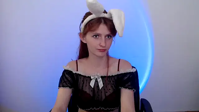 Snapshot of ViolaHot_ chatting on June 2, 2026, 7:05 pm ViolaHot online show from June 2, 2026, 7:05 pm