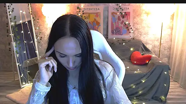 Snapshot of NicoleMerz chatting on June 13, 2026, 7:12 pm NicoleMerz online show from June 13, 2026, 7:12 pm
