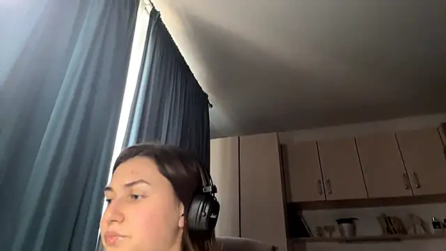Snapshot of CameTruce chatting on June 8, 2026, 3:23 pm CameTruce online show from June 8, 2026, 3:23 pm