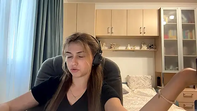 Snapshot of CameTruce chatting on July 5, 2026, 4:14 pm CameTruce online show from July 5, 2026, 4:14 pm