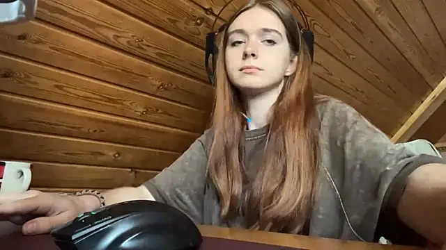 Snapshot of MariaLake chatting on June 25, 2026, 4:01 am MariaLake online show from June 25, 2026, 4:01 am