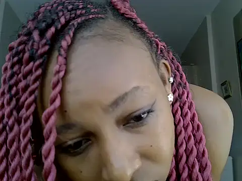 cocolaurah online show from June 7, 2026, 11:36 am