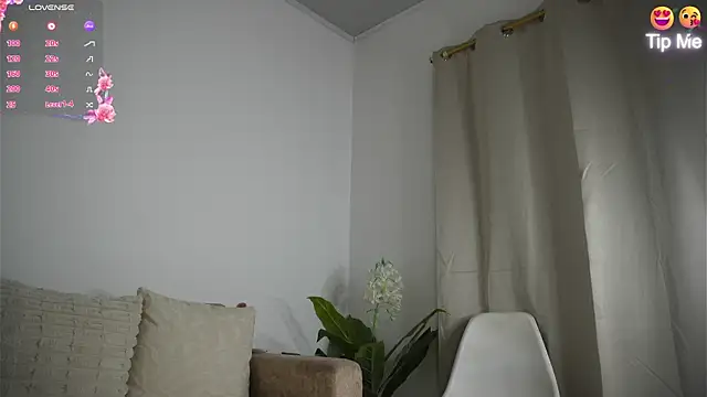 Snapshot of Sweetpussyhot_ chatting on July 10, 2026, 9:23 am Sweetpussyhot online show from July 10, 2026, 9:23 am