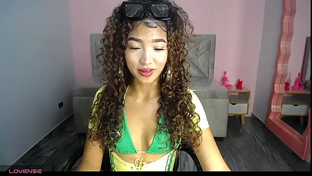 Snapshot of CamilaVixen_ch chatting on June 24, 2026, 8:30 pm CamilaVixen ch online show from June 24, 2026, 8:30 pm
