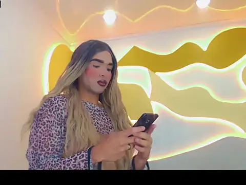 MaiteCandyxx online show from June 17, 2026, 2:58 am