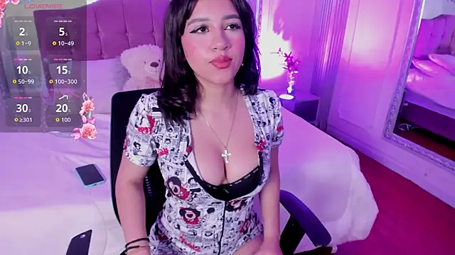 ScarlethNoir online show from June 16, 2026, 2:47 am