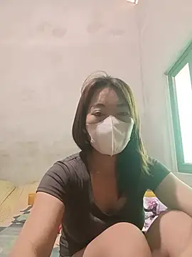 Snapshot of -Trinina- chatting on June 17, 2026, 5:32 am -Trinina- online show from June 17, 2026, 5:32 am