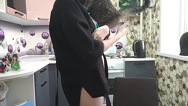 Snapshot of Saranade chatting on June 14, 2026, 5:04 pm Saranade online show from June 14, 2026, 5:04 pm