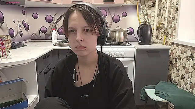Snapshot of Saranade chatting on June 26, 2026, 5:17 pm Saranade online show from June 26, 2026, 5:17 pm
