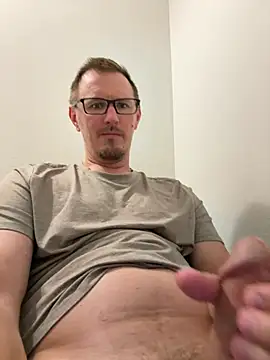 Hardpaul85 online show from July 4, 2026, 3:40 pm